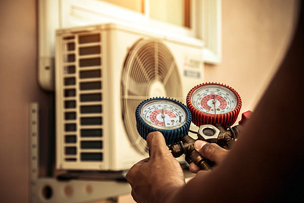 Professional Ac Installation technician working in San Marcos, TX